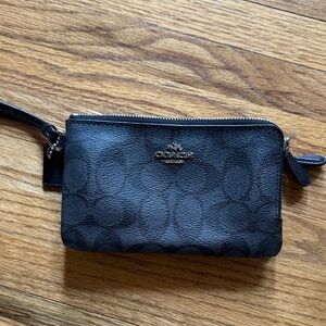 Coach Signature Black Wristlet